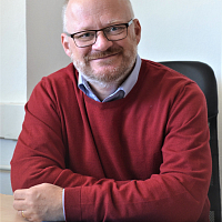 Roman Lindauer, Dipl. Mgmt.